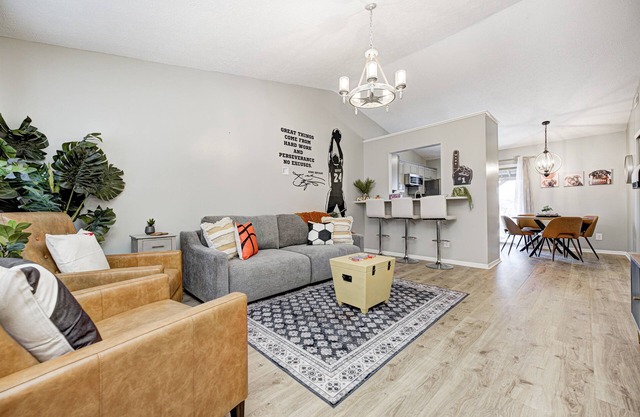 Cozy Pet Friendly Ranch 2 miles to Grand Park | Firepit, King Bed & Games!