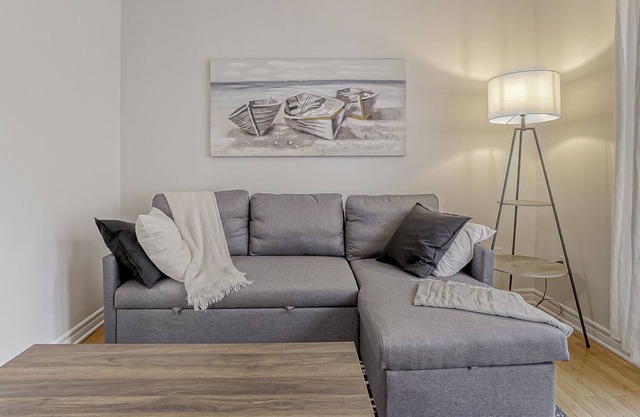 Cozy property - Minutes from the Marina, Ottawa & Gatineau Park