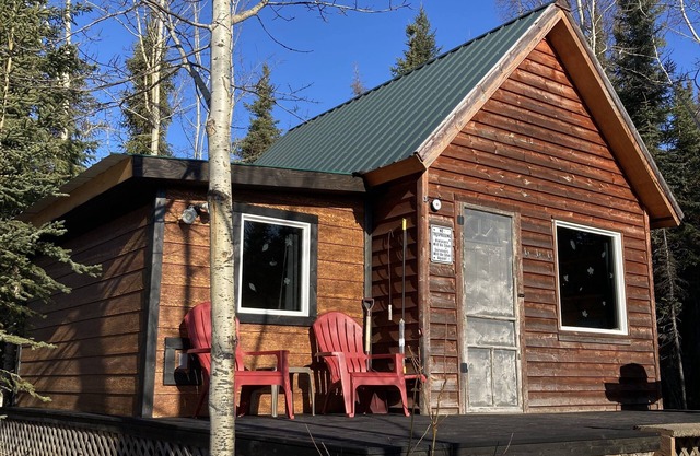 Cozy Quiet Alaskan Cabin