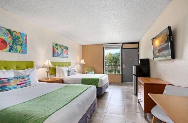 Cozy Room with 2 DBL Beds, Pool in Park Royal Orlando
