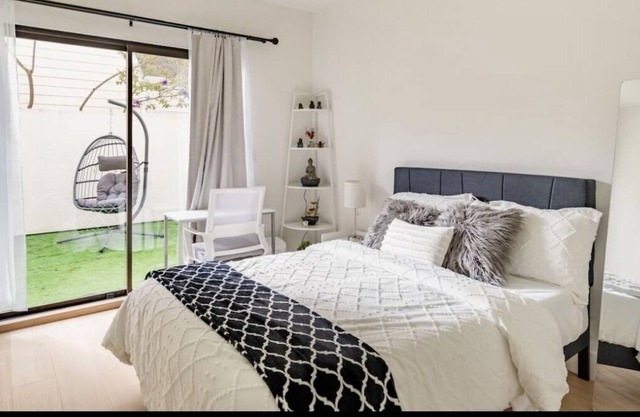 Cozy Room with a Private Bath and a Patio in Pac Heights
