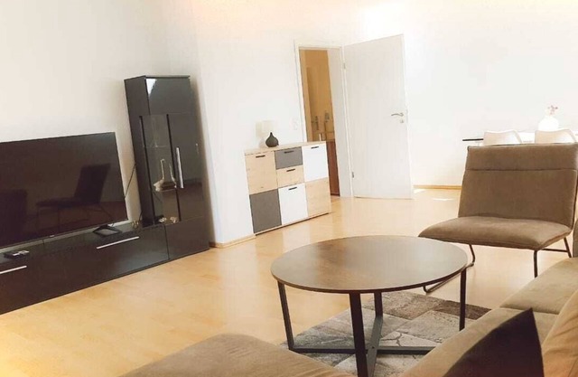 Cozy stay near nature and city