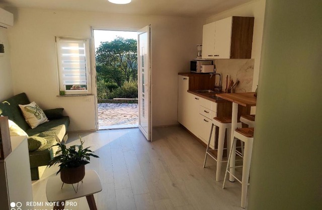Cozy studio in Ripenda Verbanci 24 m² with private garden