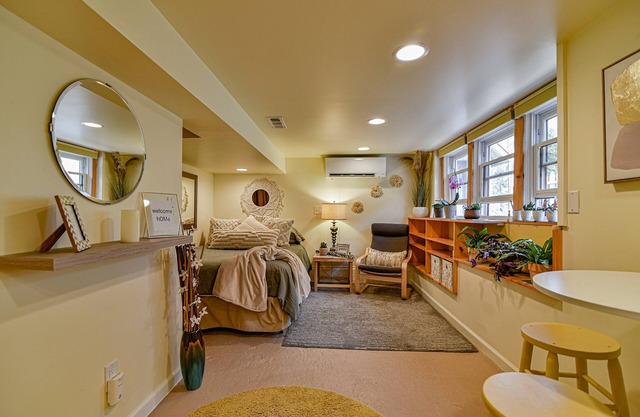 Cozy Studio within 15 minute walk of Downtown Asheville
