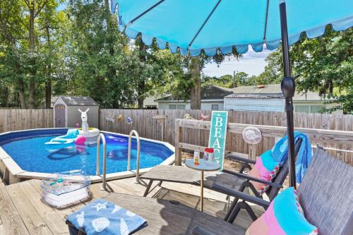 Cozy Sunroom Retreat - Pool & Games - Near DT&Tybee
