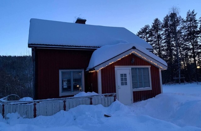 Cozy swedish house with fireplace & big garden
