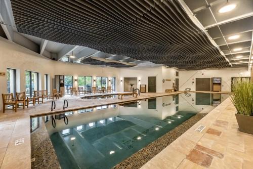 Cozy up in this Scenic 2BR Retreat Steps from Trails, Lifts & Village Dining