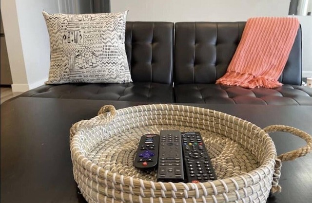 Cozy Upper Orillia Unit