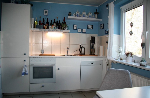 Cozy vacation apartment with balcony near the beach