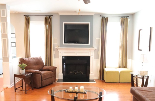Cozy, Well-Decorated Home in Quiet University Area