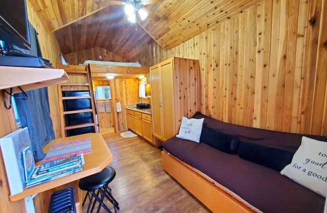 Cozy Yet Spacious, Tiny House on Tires