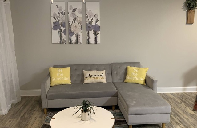 Cozy1 Bedroom near RDU Pool and Gym on site!