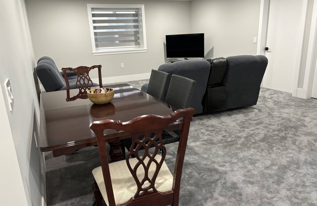 Cozying 2 Bedroom Private Suite in Fleetwood