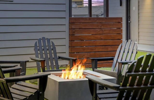 Cozysuites TWO Charming Music Row Condos w Parking