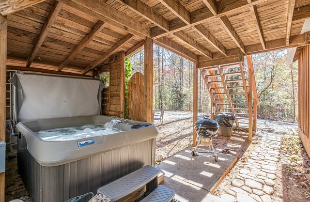 Creekside Cottage | 1BR,1BA | Pet Friendly, Hot Tub, Pool Table, Trout Fishing