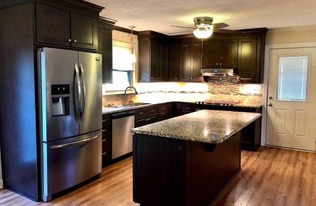 Creekside Country Home just minutes from the Queen City (Sleeps 8)