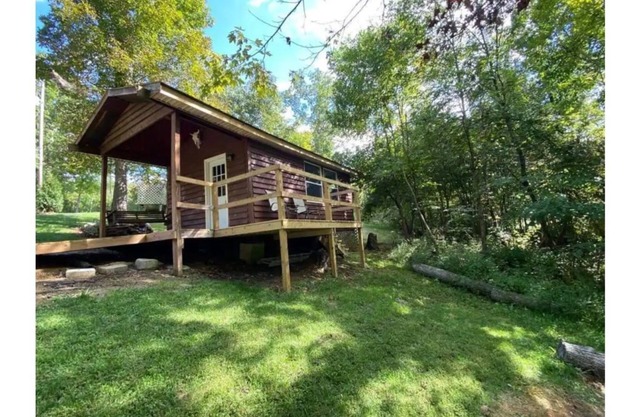 Creekside Tiny Home Getaway