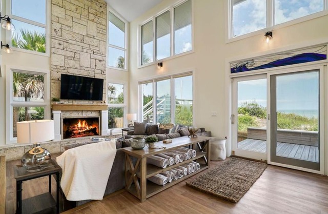 Crescent Lookout Oceanfront with panoramic views