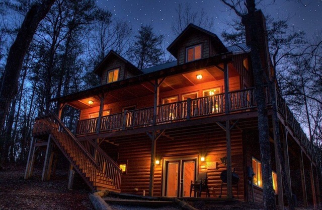 Cross Creek Hideaway | Mountains | Pet Friendly | Hot Tub | Pool Table | Sauna