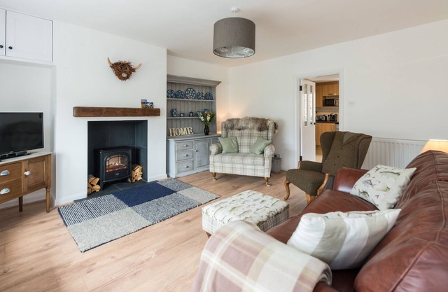 Cross View, Norham - sleeps 4 guests