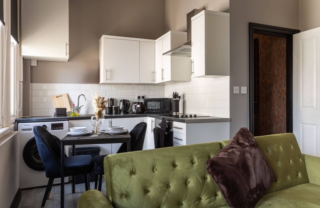 Crown Street Aparthotel