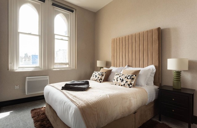 Crown Street Aparthotel
