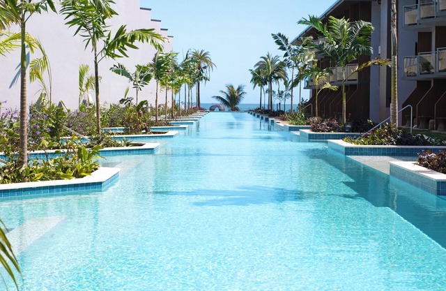 Crowne Plaza Fiji Nadi Bay Resort & Spa by IHG