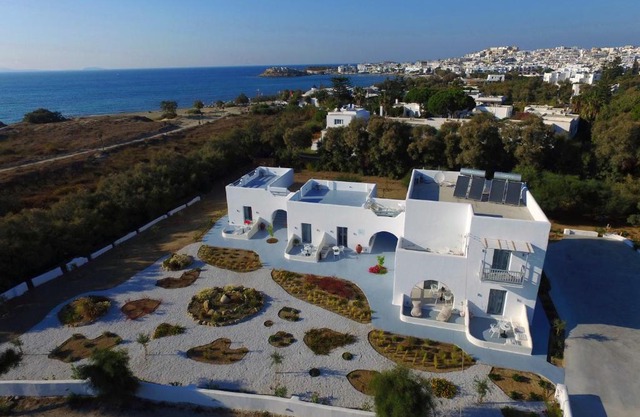 Crystal Mare Suites