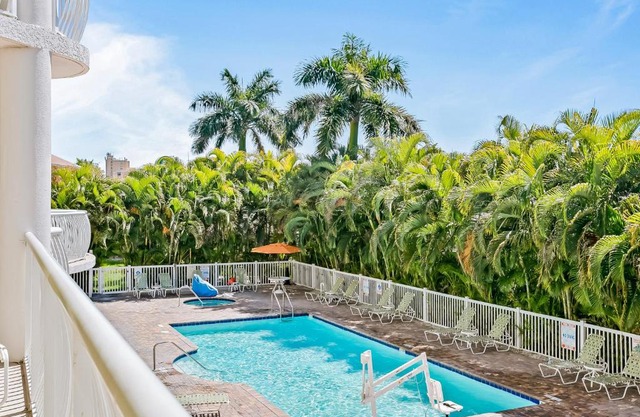Crystal Palms 307