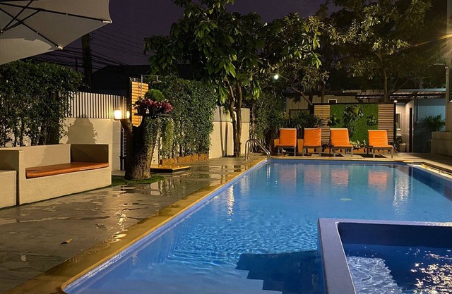 Crystal Suites Suvarnabhumi Airport