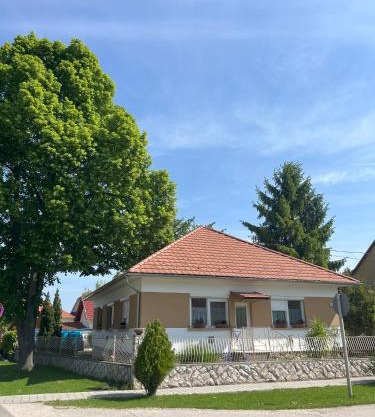 Cseresznyés Ház