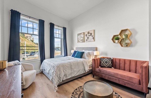 Culver Lofts B by AvantStay | Steps to the Beach & Restaurants! | Modern Studio