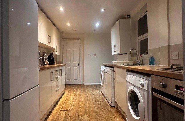 Curzon Street Retreat - 4 Beds