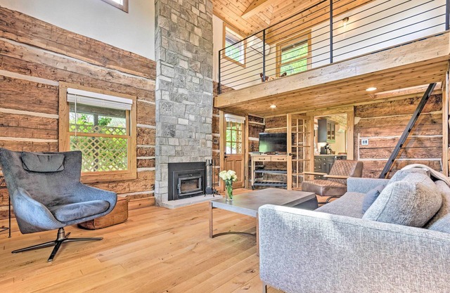 Custom Creekside Cabin in Blue Ridge Mountains