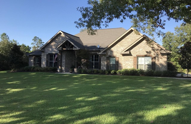 Custom home within 10 minutes of MSU
