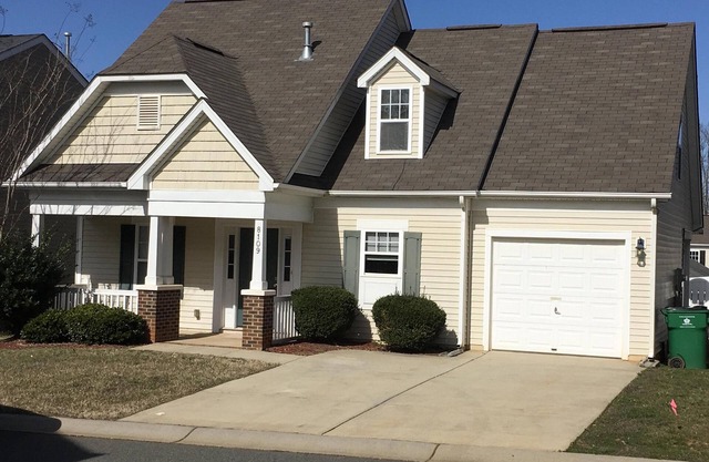 Cute and spacious single family home, pet friendly