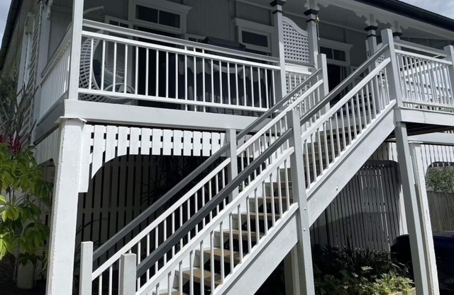Cute, Clean, Convenient! Entire house100m from Caxton St and Suncorp but quiet!