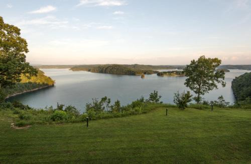 Dale Hollow Lake State Resort Park