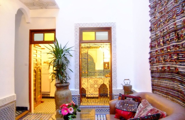 DAR SIENNA ARTIST’S HOUSE. YOUR HOME IN THE HEART OF FEZ MEDINA inc breakfast