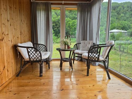 Dariani Cottage