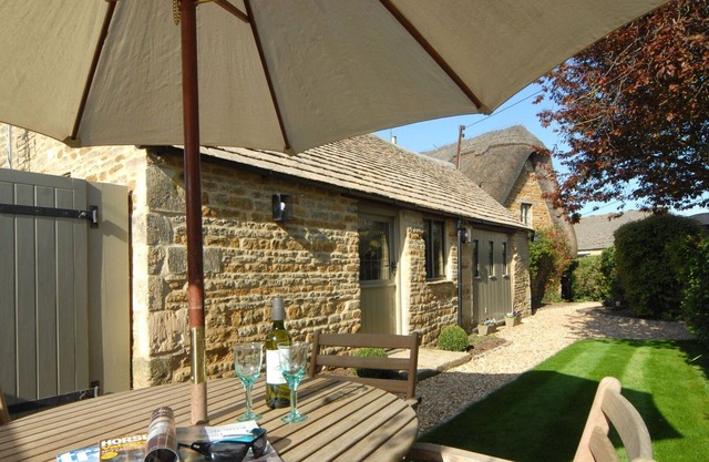 Dating back to the 16th century, this property has lots of charm and character.
