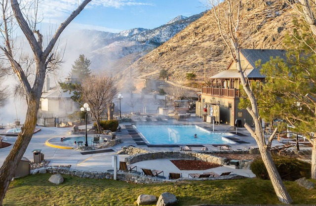 David Walley's Resort, studio unit, Sunday check-in