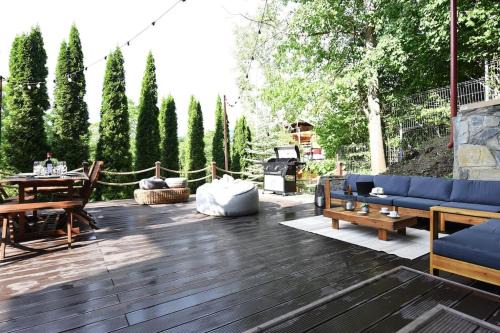 DAY DREAM HOUSE! Great value for price!