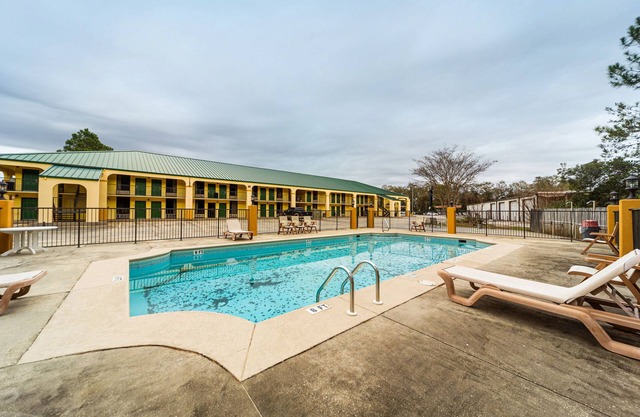 Days Inn by Wyndham Atmore