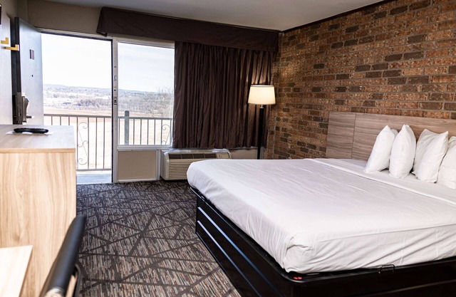 Days Inn by Wyndham Batesville AR