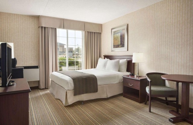 Days Inn by Wyndham Brantford