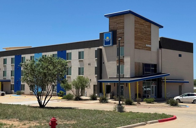 Days Inn & Suites by Wyndham Colorado City/I-20