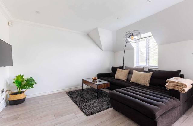Dazzling 2BD Flat, 30 Mins from Paddington!