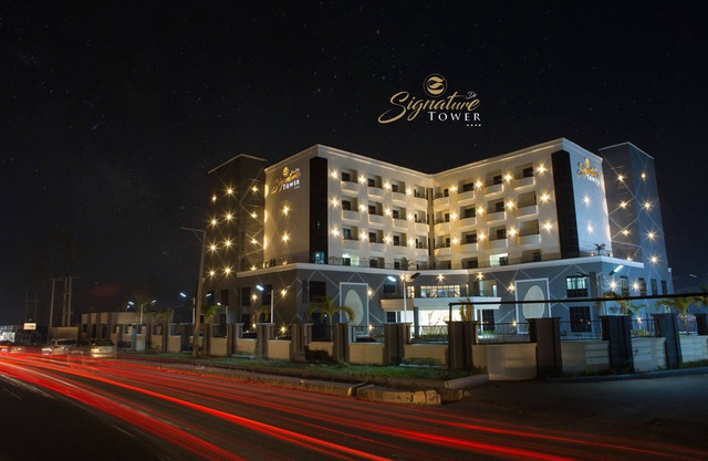 De Signature Tower Hotels & Suites