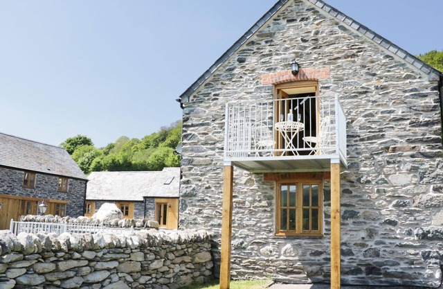 Dee Valley Country Escape - Sleeps 4 & Hot Tub